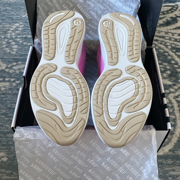 Lululemon Chargefeel Workout Low 2 - Picture 4 of 7